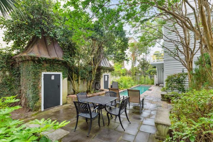Serene Cottage With Beautiful Garden And Heated Pool Charleston Bagian luar foto