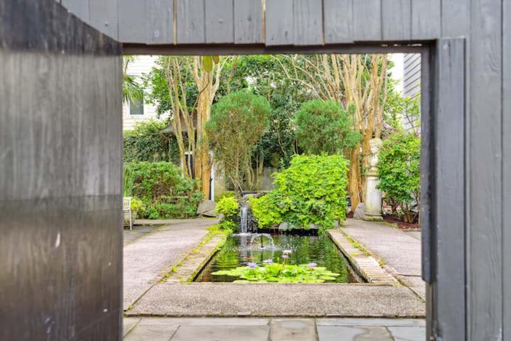 Serene Cottage With Beautiful Garden And Heated Pool Charleston Bagian luar foto