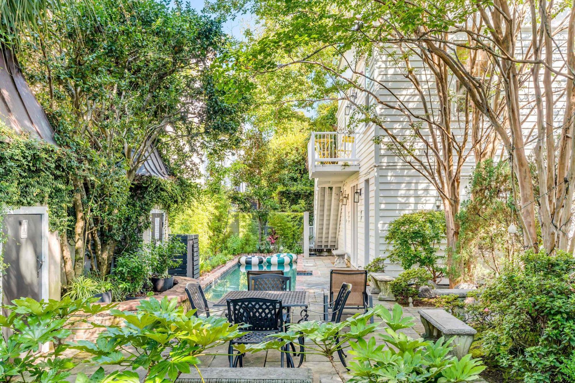 Serene Cottage With Beautiful Garden And Heated Pool Charleston Bagian luar foto