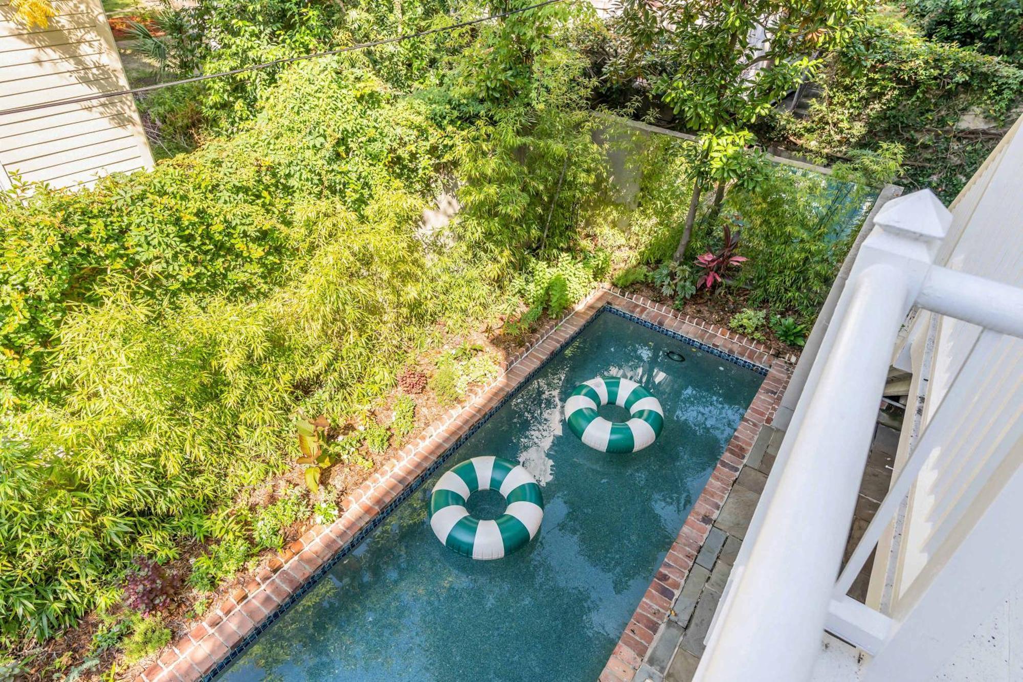 Serene Cottage With Beautiful Garden And Heated Pool Charleston Bagian luar foto
